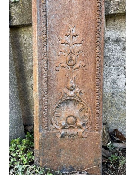 CG 041 RAFFINATISSIMO CAMINO CONTROCUORE NEOCLASSICO "TÊTE DE FEMME" IN FUSIONE DI GHISA D'ARTE