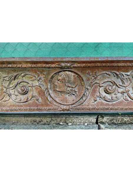 CG 041 RAFFINATISSIMO CAMINO CONTROCUORE NEOCLASSICO "TÊTE DE FEMME" IN FUSIONE DI GHISA D'ARTE