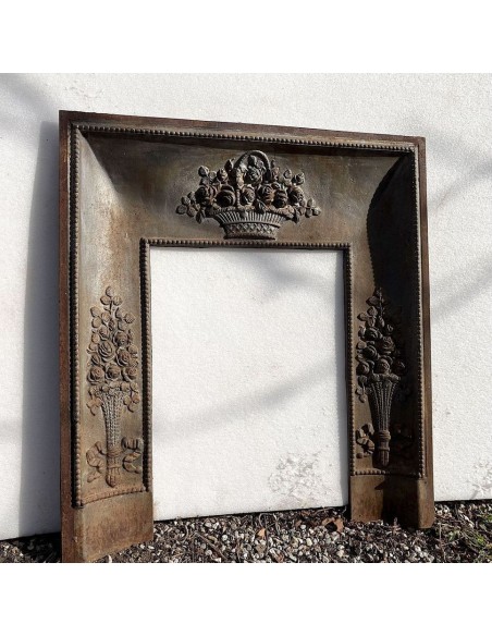 CG 068 CONTROCUORE CAMINO LUIGI XVI "PANIER FLEURI" IN GHISA D'ARTE,