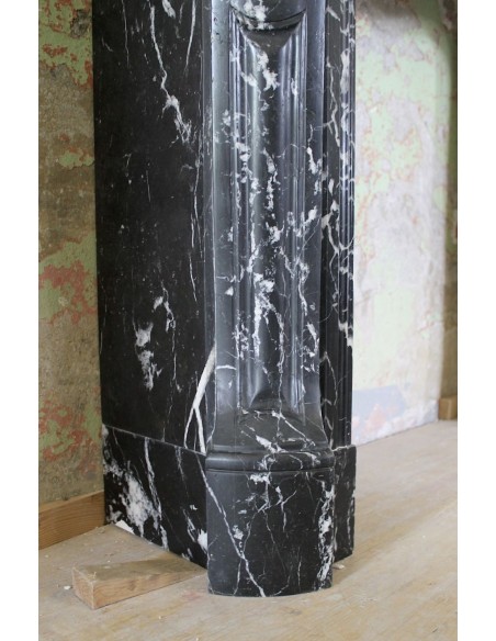 055 NICE ANTIQUE LOUIS XV POMPADOUR "PIED GALBÉ" MANTEL CARVED IN BLACK MARQUINIA MARBLE