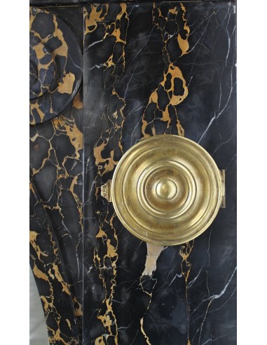 503 AG EXCEPTIONAL "GRIFFE DE LION" FIREPLACE...