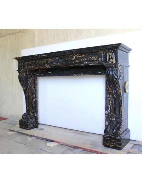 503 AG EXCEPTIONAL "GRIFFE DE LION" FIREPLACE CARVED IN RARE PORTORO GOLD MARBLE