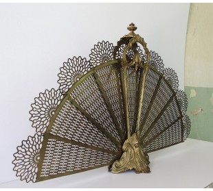 001 ANTICO PARASCINTILLE A VENTAGLIO IN FUSIONI DI BRONZO 2