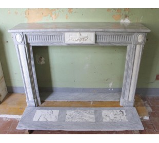 Original antique mantel carved in Grey Bardiglio marble with White Statuary inlays. 2