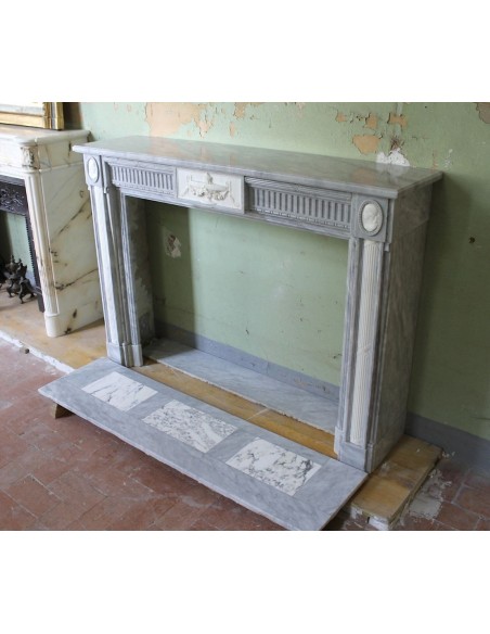 241 AG ANTIQUE ELEGANT NEOCLASSICAL FIREPLACE MANTEL IN BLUE BARDIGLIO AND WHITE STATUARY MARBLE