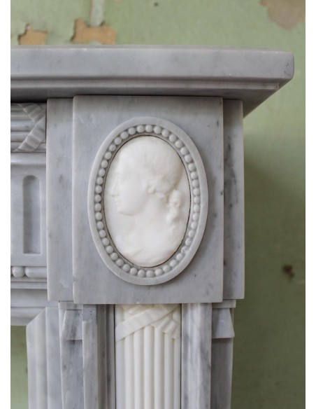 241 AG ANTIQUE ELEGANT NEOCLASSICAL FIREPLACE MANTEL IN BLUE BARDIGLIO AND WHITE STATUARY MARBLE
