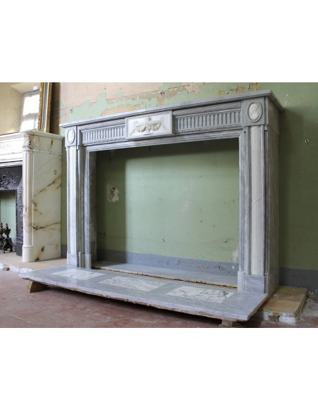 241 AG ANTIQUE ELEGANT NEOCLASSICAL FIREPLACE MANTEL IN BLUE BARDIGLIO AND WHITE STATUARY MARBLE