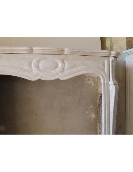 063 ANTIQUE LOUIS XV "POMPADOUR PIED GALBÉ" MANTEL IN WHITE CARRARA MARBLE