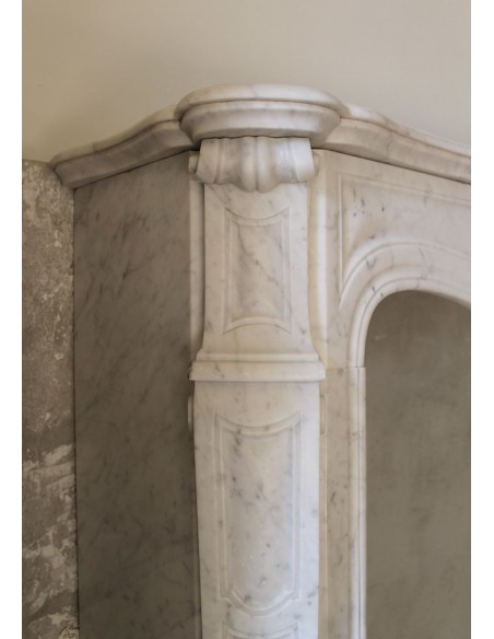 063 ANTIQUE LOUIS XV "POMPADOUR PIED GALBÉ" MANTEL IN WHITE CARRARA MARBLE