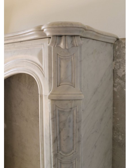 063 ANTIQUE LOUIS XV "POMPADOUR PIED GALBÉ" MANTEL IN WHITE CARRARA MARBLE