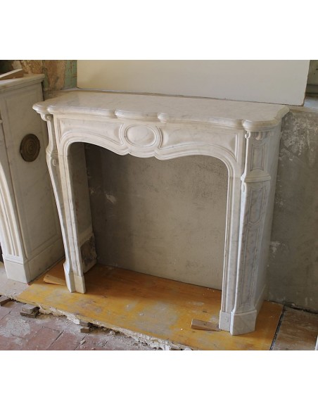 063 ANTIQUE LOUIS XV "POMPADOUR PIED GALBÉ" MANTEL IN WHITE CARRARA MARBLE