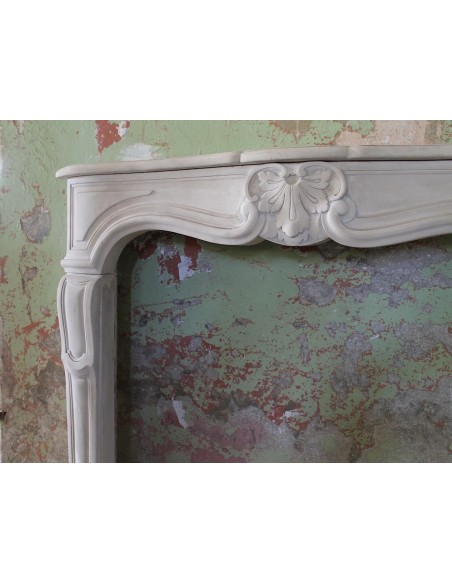 903 ANTIQUE "TRANSITION" FIREPLACE CARVED IN ELEGANT PIERRE DORÉE