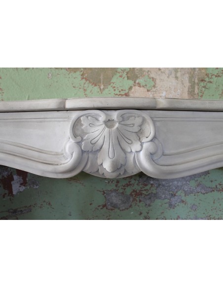 903 ANTIQUE "TRANSITION" FIREPLACE CARVED IN ELEGANT PIERRE DORÉE