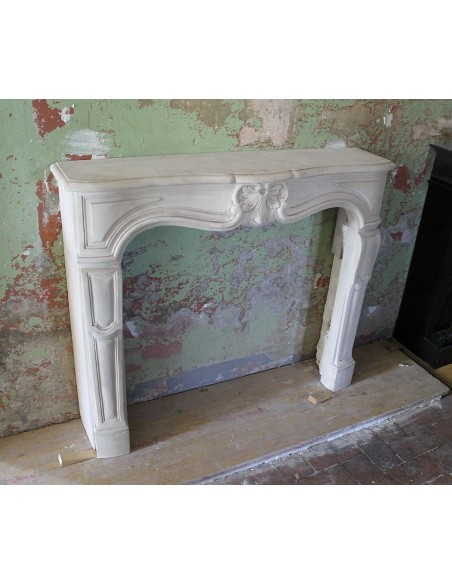 903 ANTIQUE "TRANSITION" FIREPLACE CARVED IN ELEGANT PIERRE DORÉE
