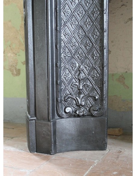 004GH ANTIQUE LARCHER "LES TROIS BÉBÉS" CAST-IRON FIREPLACE MANTEL WITH BLACK MARQUINIA MARBLE TABLET