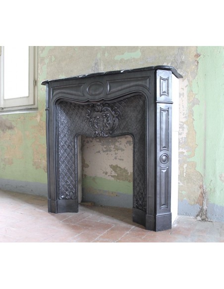 004GH ANTIQUE LARCHER "LES TROIS BÉBÉS" CAST-IRON FIREPLACE MANTEL WITH BLACK MARQUINIA MARBLE TABLET