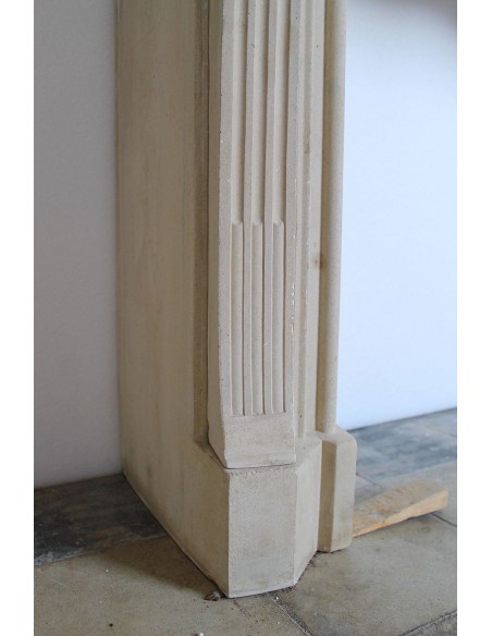 911 LARGE REGENCY FIREPLACE MANTEL CARVED IN PIERRE DORÉE DU BEAUJOLAIS STONE
