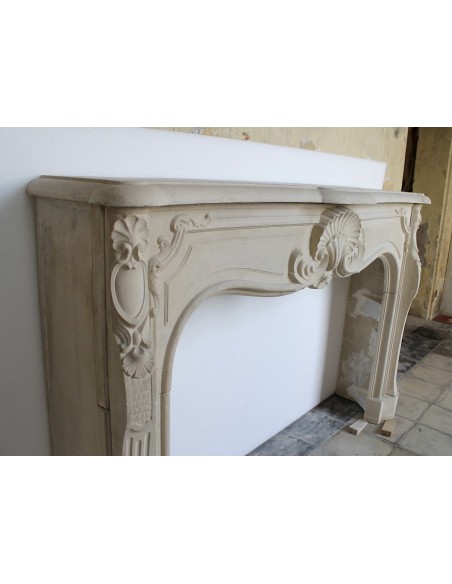 911 LARGE REGENCY FIREPLACE MANTEL CARVED IN PIERRE DORÉE DU BEAUJOLAIS STONE