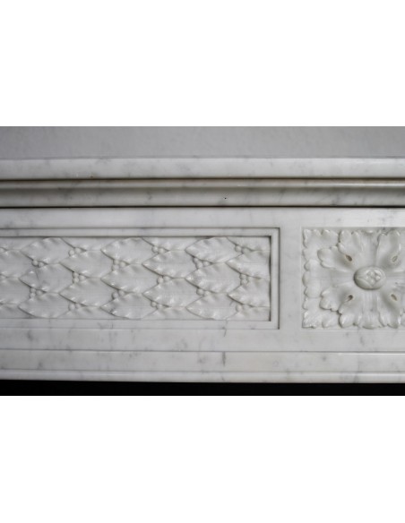 218 AG ANTIQUE NEOCLASSICAL "FEUILLE DE LAURIER" FIREPLACE MANTEL IN WHITE "PURE" CARRARA MARBLE