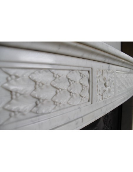 218 AG ANTIQUE NEOCLASSICAL "FEUILLE DE LAURIER" FIREPLACE MANTEL IN WHITE "PURE" CARRARA MARBLE