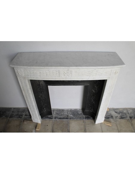 218 AG ANTIQUE NEOCLASSICAL "FEUILLE DE LAURIER" FIREPLACE MANTEL IN WHITE "PURE" CARRARA MARBLE