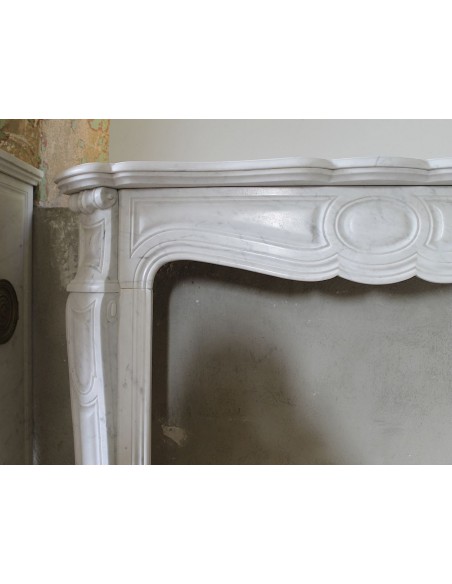 067 ORIGINAL LOUIS XV "POMPADOUR PIED GALBÉ" CARVED IN WHITE CARRARA MARBLE