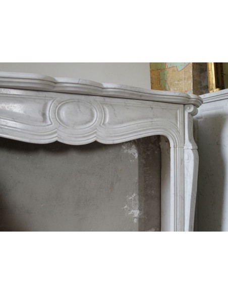 067 ORIGINAL LOUIS XV "POMPADOUR PIED GALBÉ" CARVED IN WHITE CARRARA MARBLE