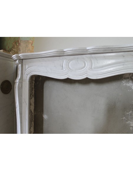 067 ORIGINAL LOUIS XV "POMPADOUR PIED GALBÉ" CARVED IN WHITE CARRARA MARBLE