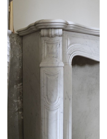 067 ORIGINAL LOUIS XV "POMPADOUR PIED GALBÉ" CARVED IN WHITE CARRARA MARBLE