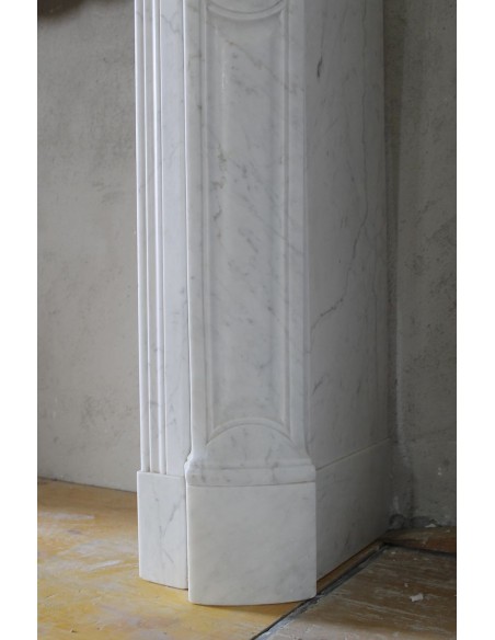 067 ORIGINAL LOUIS XV "POMPADOUR PIED GALBÉ" CARVED IN WHITE CARRARA MARBLE