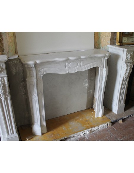 067 ORIGINAL LOUIS XV "POMPADOUR PIED GALBÉ" CARVED IN WHITE CARRARA MARBLE