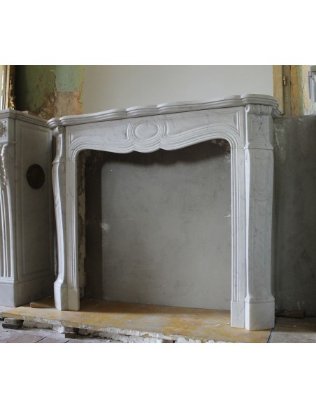 067 ORIGINAL LOUIS XV "POMPADOUR PIED GALBÉ" CARVED IN WHITE CARRARA MARBLE