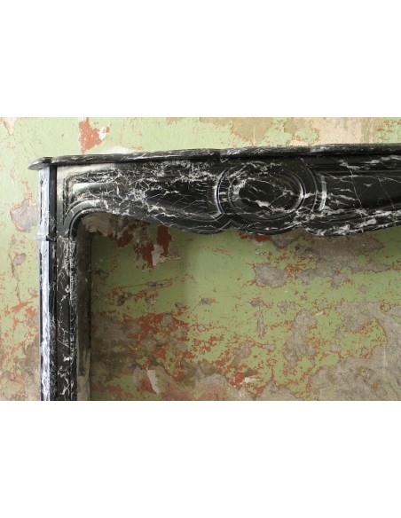 068 ORIGINAL LOUIS XV "POMPADOUR BOMBÉ" FIRE SURROUND IN BLACK AND WHITE MARQUINIA MARBLE