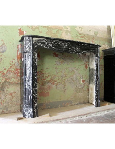 068 ORIGINAL LOUIS XV "POMPADOUR BOMBÉ" FIRE SURROUND IN BLACK AND WHITE MARQUINIA MARBLE