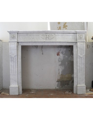 243  ANTIQUE NEOCLASSICAL "TROIS FLEURS LANGUETTE" CARVED IN WHITE CARRARA MARBLE
