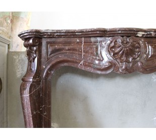 ORIGINAL LOUIS XV "TROIS COQUILLES" FIREPLACE SURROUND CARVED IN ROUGE ROYAL VERSAILLES MARBLE 2