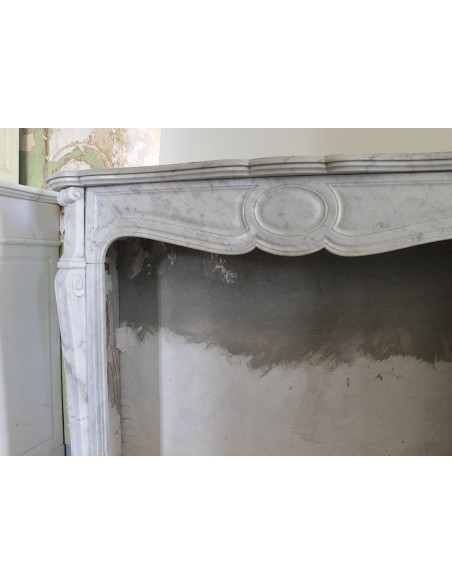 042 ANTIQUE LOUIS XV "POMPADOUR PIED GALBÉ" FIRE SURROUND CARVED IN WHITE CARRARA MARBLE