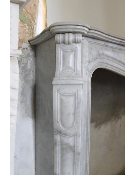 042 ANTIQUE LOUIS XV "POMPADOUR PIED GALBÉ" FIRE SURROUND CARVED IN WHITE CARRARA MARBLE