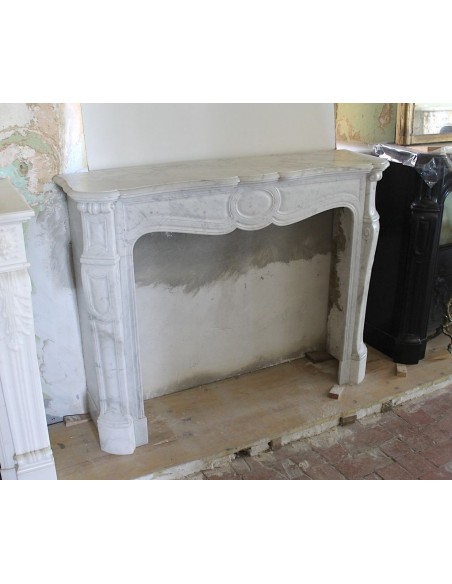 042 ANTIQUE LOUIS XV "POMPADOUR PIED GALBÉ" FIRE SURROUND CARVED IN WHITE CARRARA MARBLE