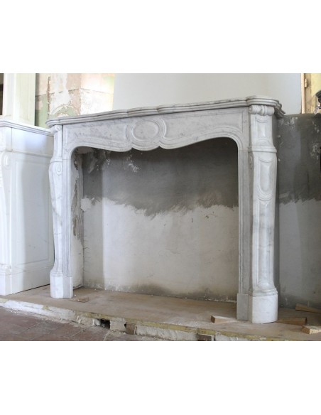 042 ANTIQUE LOUIS XV "POMPADOUR PIED GALBÉ" FIRE SURROUND CARVED IN WHITE CARRARA MARBLE