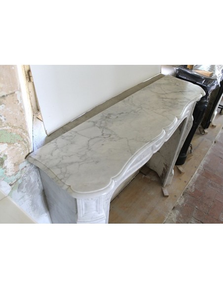 042 ANTIQUE LOUIS XV "POMPADOUR PIED GALBÉ" FIRE SURROUND CARVED IN WHITE CARRARA MARBLE