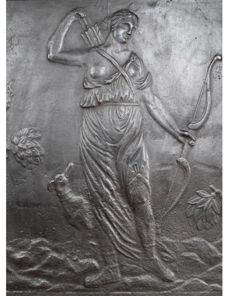101 MONUMENTLE PIASTRA IN GHISA D'ARTE DI RAFFIGURANTE  DIANA, DEA DELLA CACCIA