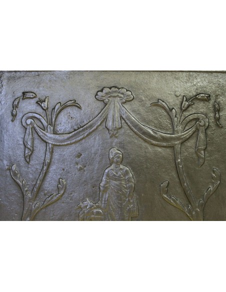 124 PIASTRA MEDIO-GRANDE IN GHISA ARTISTICA CON DECORI FOGLIACEI E FLOREALI