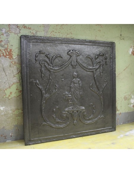 124 PIASTRA MEDIO-GRANDE IN GHISA ARTISTICA CON DECORI FOGLIACEI E FLOREALI