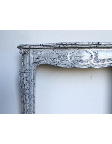 058 ANTIQUE LOUIS XV POMPADOUR "PIED GALBÉ"...