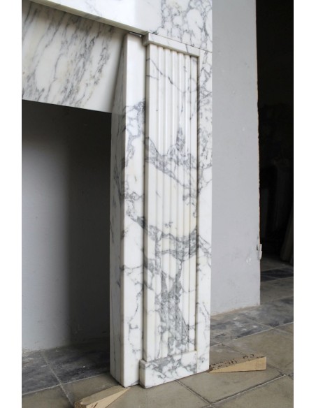 702 ART DECO FIREPLACE IN WHITE ARABESCATO MARBLE