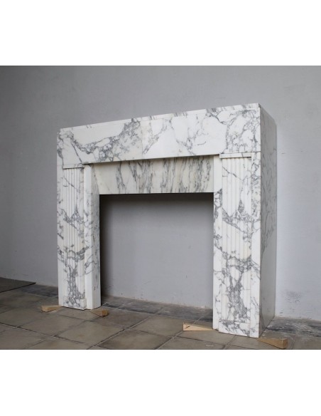 702 ART DECO FIREPLACE IN WHITE ARABESCATO MARBLE