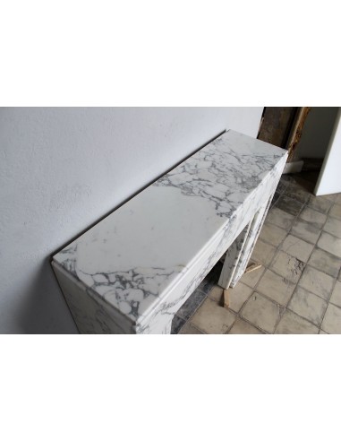 702 ART DECO FIREPLACE IN WHITE ARABESCATO MARBLE