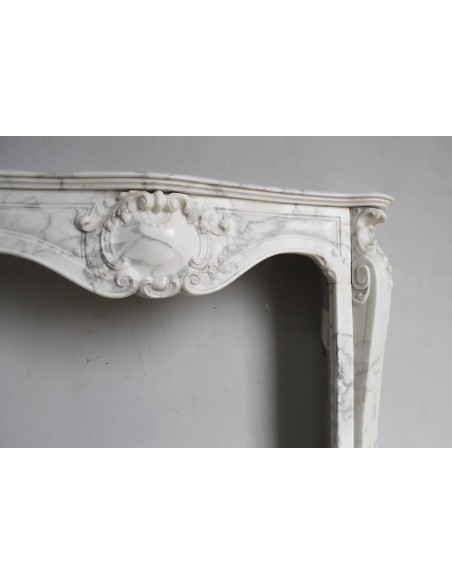 601 RARE ART NOUVEAU-STYLE "BOUCLES DE MER" FIREPLACE MANTEL IN SUPERB CLASSIC CALACATTA WHITE MARBLE