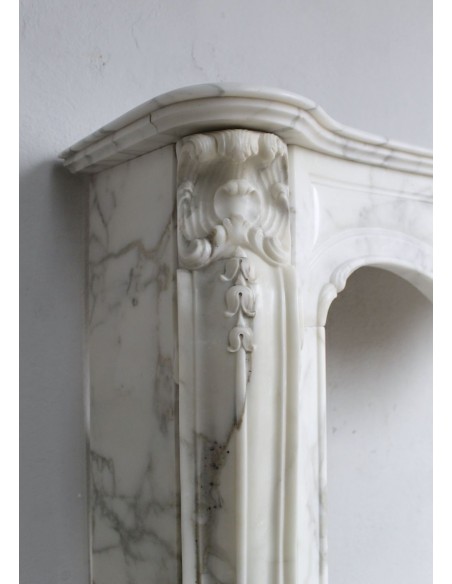 601 RARE ART NOUVEAU-STYLE "BOUCLES DE MER" FIREPLACE MANTEL IN SUPERB CLASSIC CALACATTA WHITE MARBLE